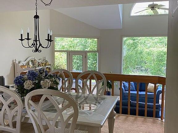5th image of 111 Quiet Creek Cir