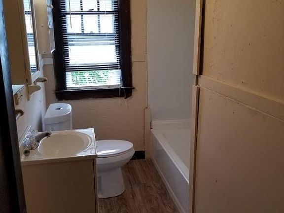 2nd image of 364 Floral Ave