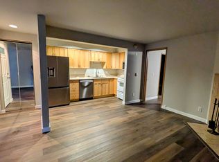 12715 NE 120th St APT C2, Kirkland, WA 98034