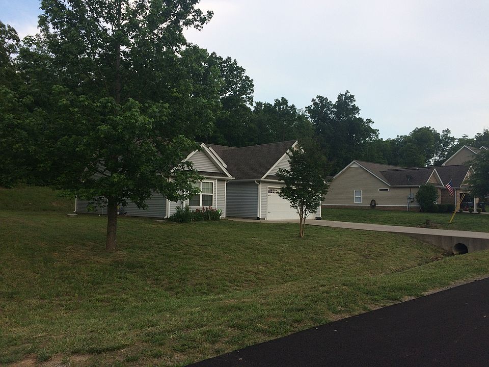 2nd image of 504 Poplar Bnd