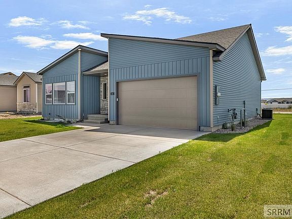 3rd image of 544 Abigail Ln