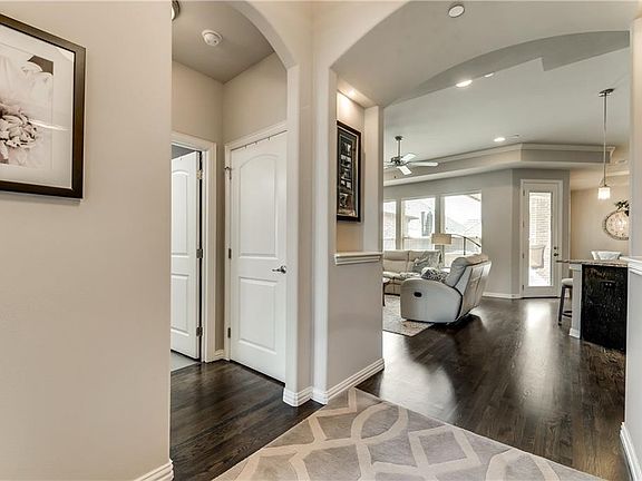 4th image of 772 Apeldoorn Ln