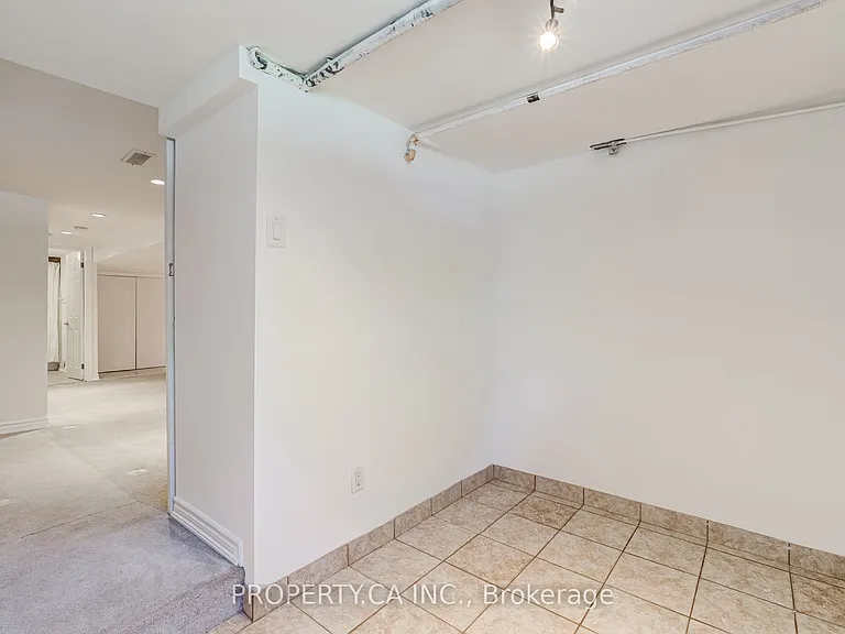 115 Emerson Ave #BASEMENT — Photo 20