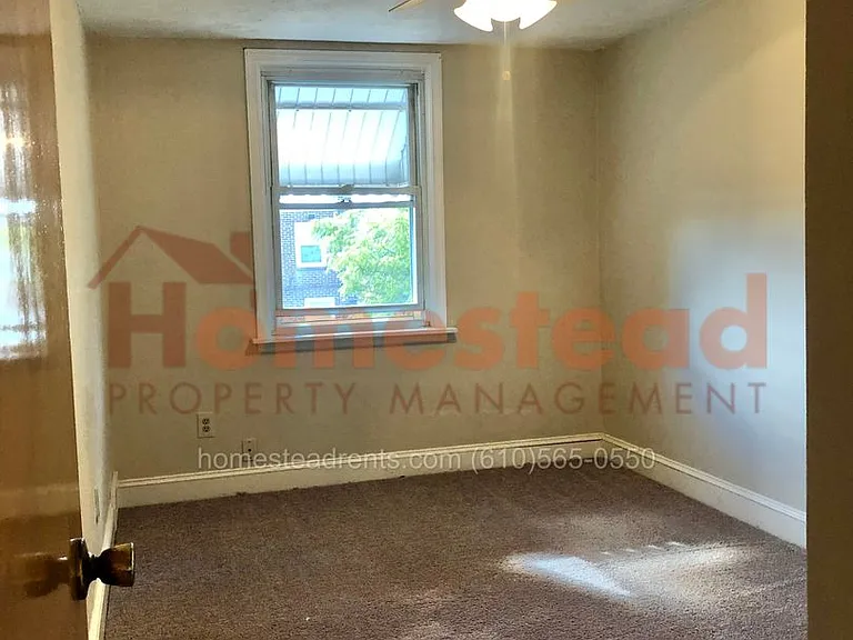 288 N Oak Ave — Photo 20