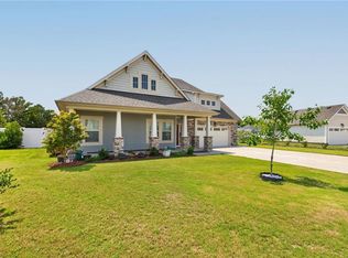 106 Snoozy Manor Ln, Moyock, NC 27958