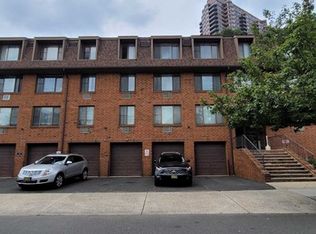 354 Undercliff Ave, Edgewater, NJ 07020