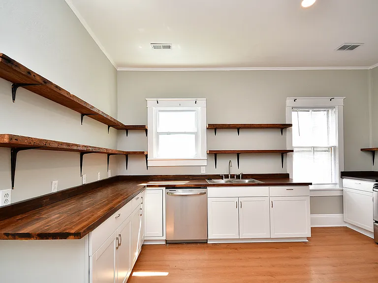 152 Avant St #A — Photo 3
