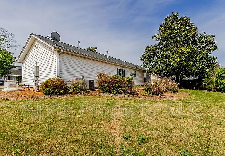 103 Hickory Rock Ln — Photo 16