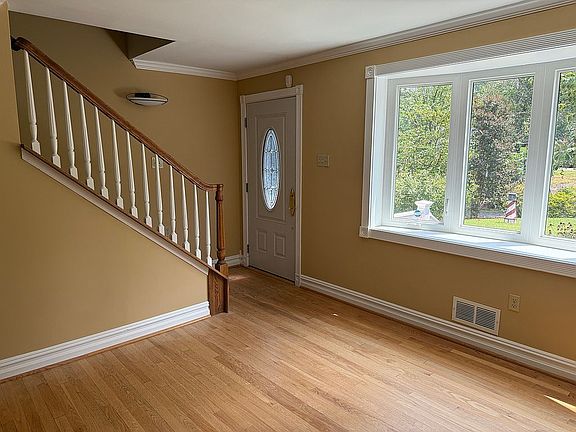 Ft Entrance into Living Room