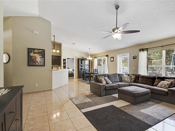 3rd image of 4713 Ashton Dr W