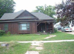 713 S Pine St, Pratt, KS 67124