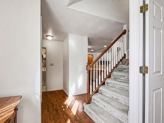 3rd image of 1355 Honeysuckle Ln