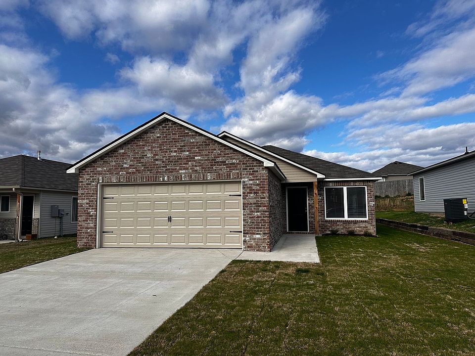 1st image of 70 Cypress Ct