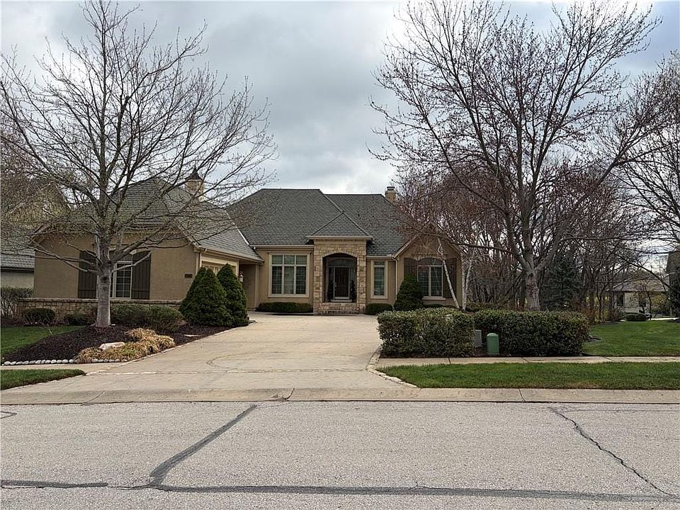 1st image of 16719 Country Club Dr