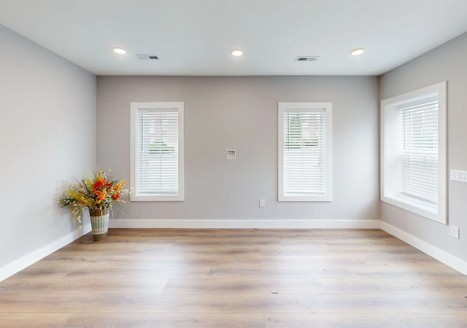 Modern Townhomes Near UTK | 26 Bedroom Floor Plans + Rooftop Patios — Photo 3