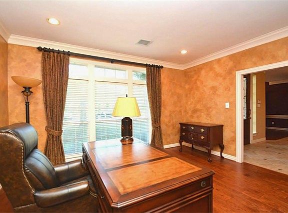 5th image of 2914 Meadow Pond Dr