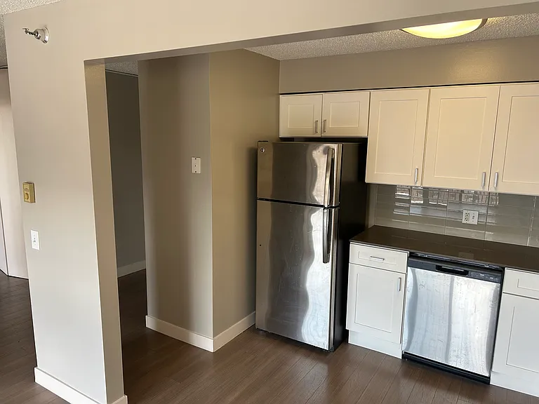 2555-60 N Clark St #4-1504 — Photo 2