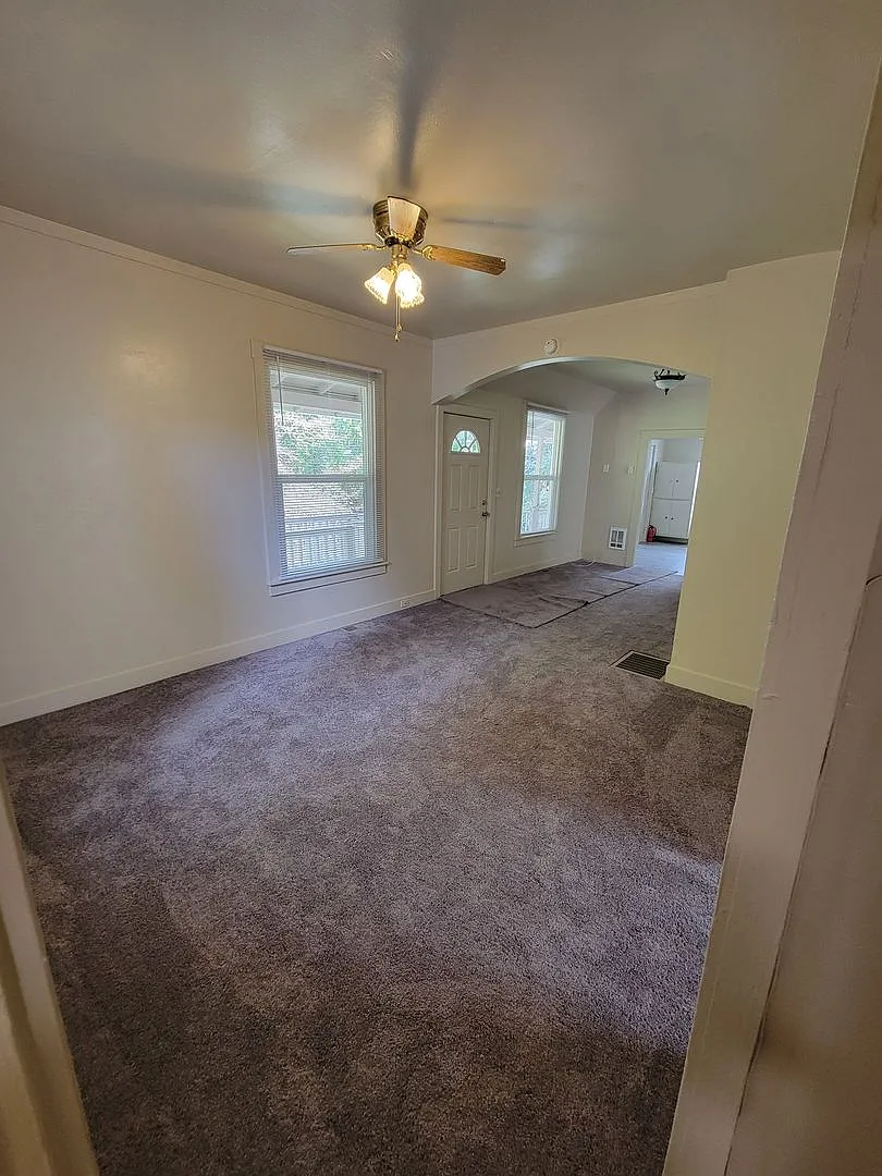 Sweet Two Bedroom Home Minutes from Downtown Port Orchard! — Photo 4