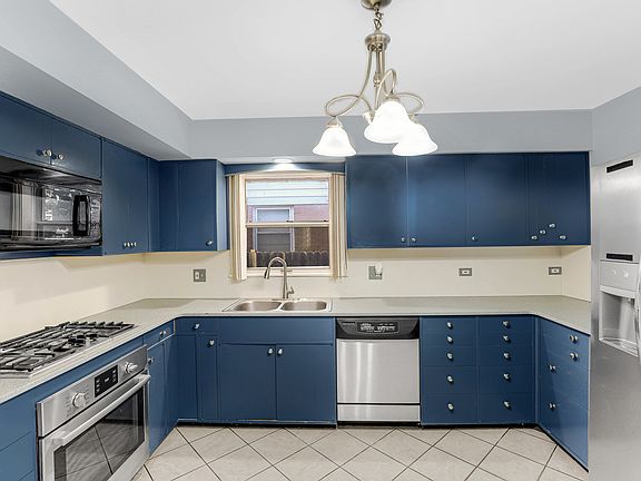 3rd image of 5455 S Catherine Ave