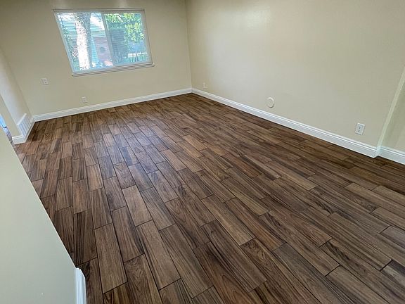 4th image of 9691 Durham Dr