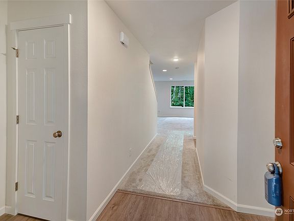 2nd image of 10212 177th Avenue NW