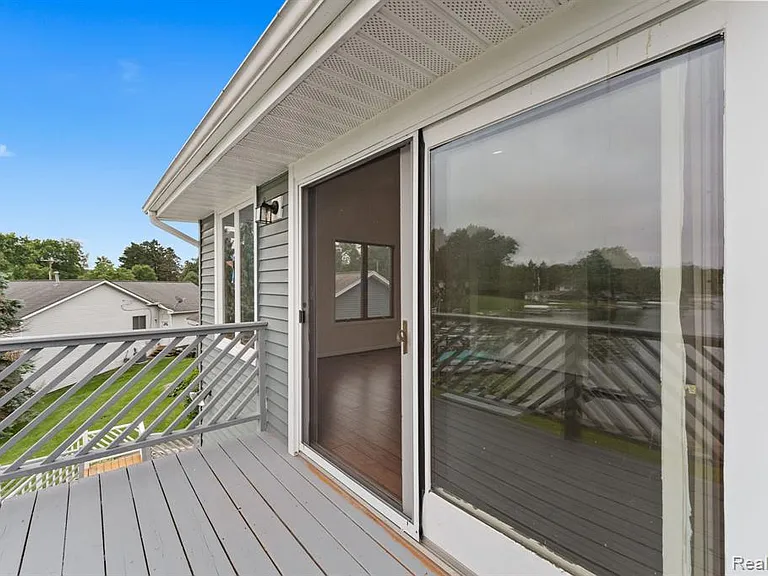 6628 Longworth Dr — Photo 33