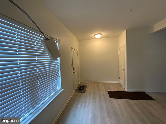 4th image of 2909 Willoughby Beach Rd