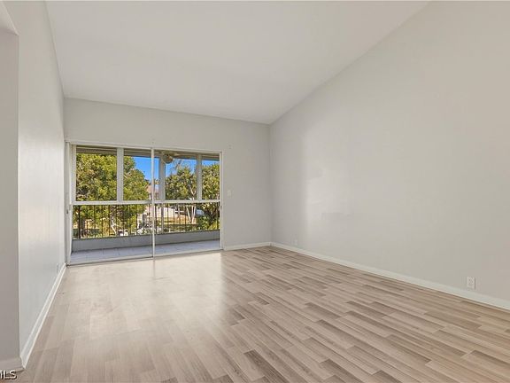 3rd image of 403 SE 43rd Ter #9