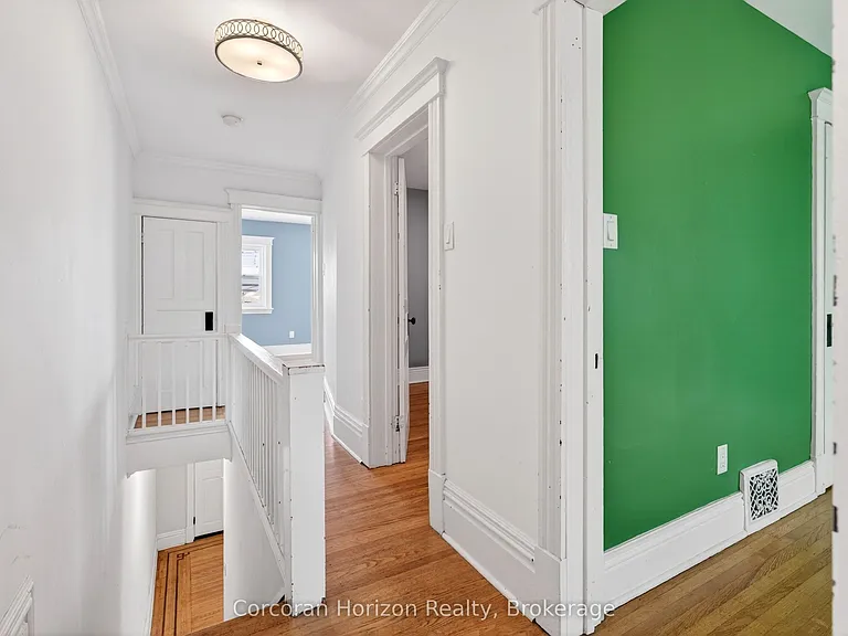 520 John St N — Photo 25