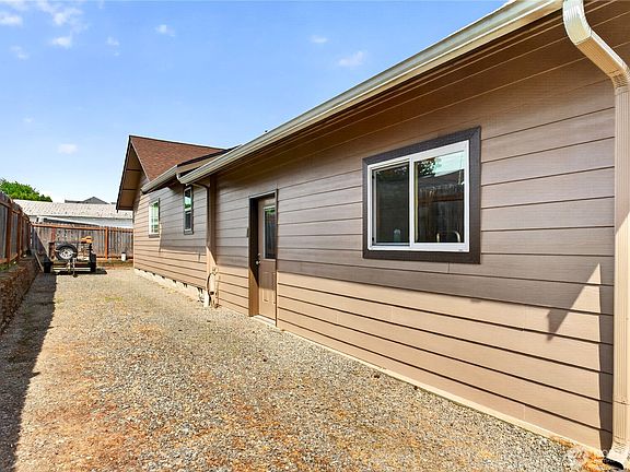 4th image of 12215 34th Street Ct E