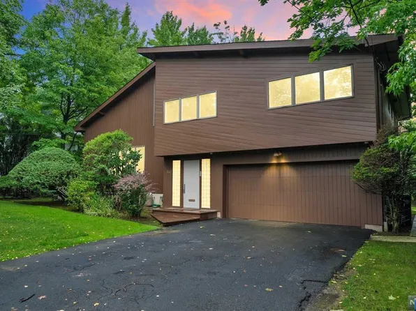 160 Chestnut St, Englewood Cliffs, NJ 07632