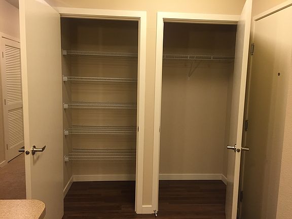 5th image of 1050 10th Ave NE Unit 302