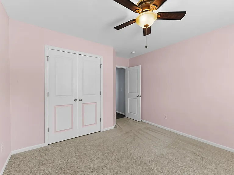 205 Lynden Ln — Photo 17