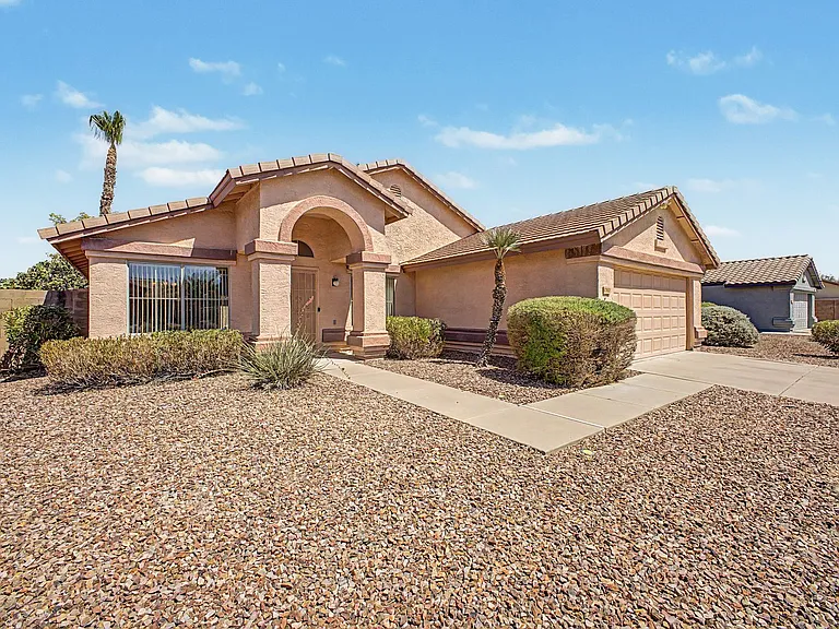 17807 N Juneberry Dr — Photo 2