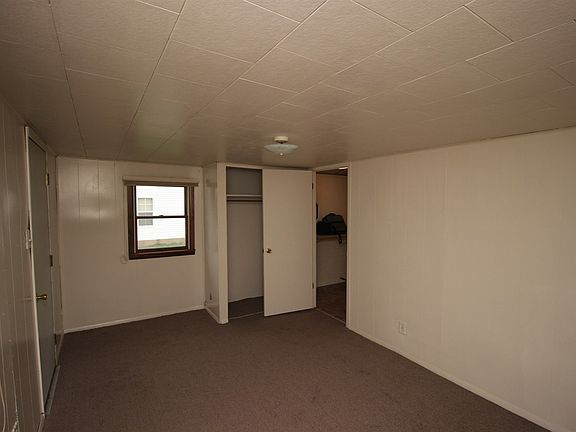 5th image of 27 W Walsh St