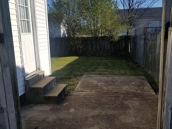 5th image of 313 Pioneer Dr