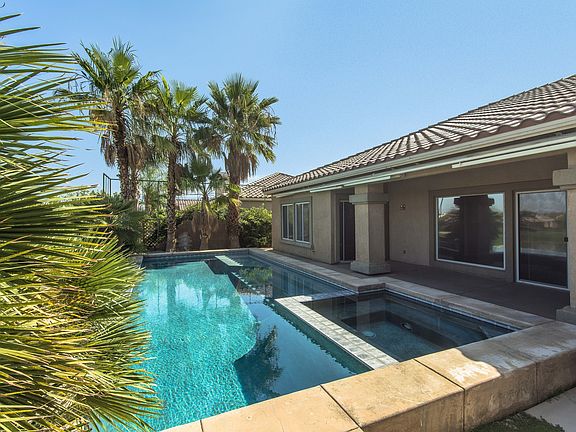 3rd image of 45327 Crystal Springs Dr