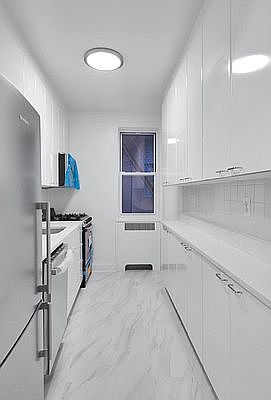 1st image of 330 W 55th St #6S