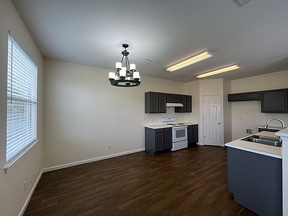 5th image of 2323 Dogwood Dr