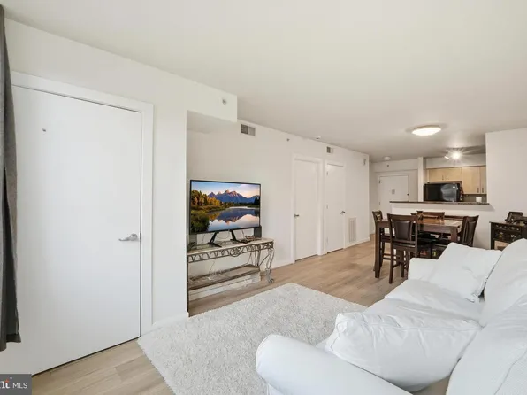 1000 New Jersey Ave SE APT 216, Washington, DC 20003