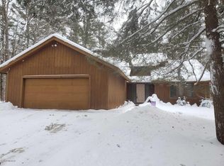 848 Scenic Dr, Muskegon, MI 49445