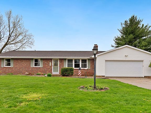 2nd image of 1402 Sunset Dr