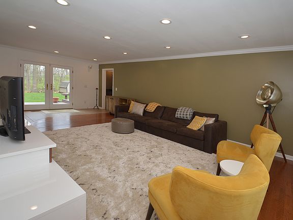 5th image of 1561 Sharjoy Ct