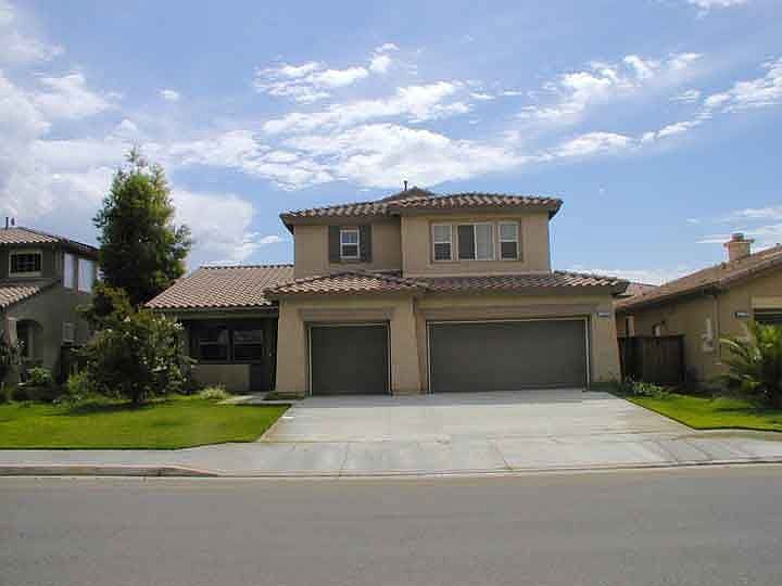 1st image of 2740 Placentia St