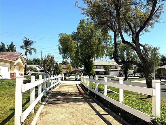 3rd image of 14170 Durazno Ave
