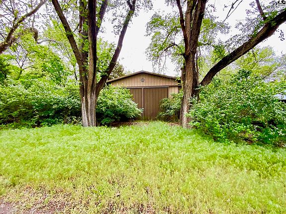 3rd image of 2204 N Lucille Dr
