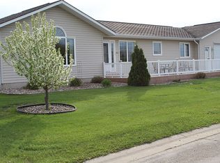 616 10th St NW, Devils Lake, ND 58301