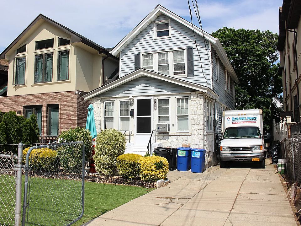 2nd image of 2247 E 12th St