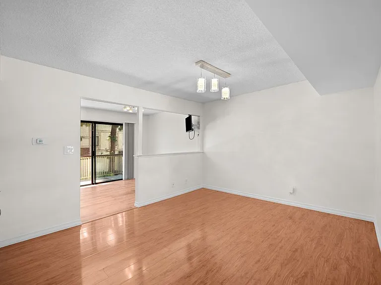 7100 Balboa Blvd #803 — Photo 13