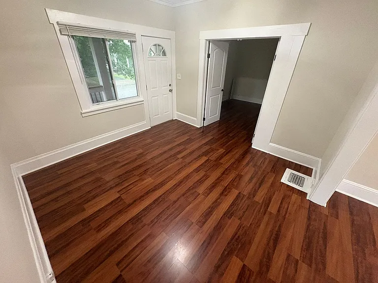 2315 Hood Ave — Photo 7